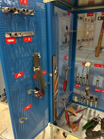 1363372-11 Verktygsvagnar 2 st med innehåll