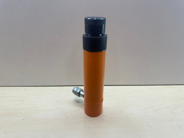 1427420-1 Tryckcylinder 11 Ton