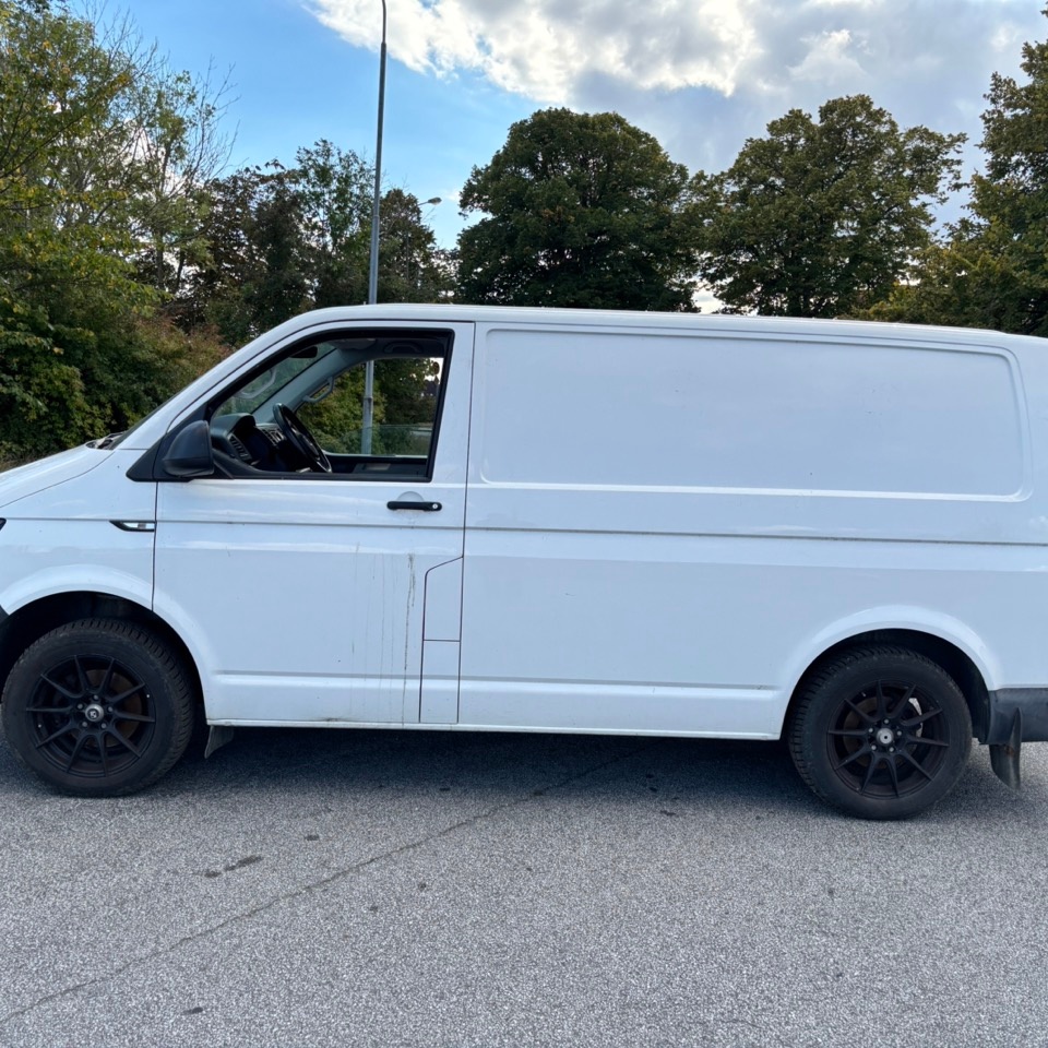 1428323-2 Volkswagen Transporter T28 2.0 TDI BMT Manual, 102hp, 2016