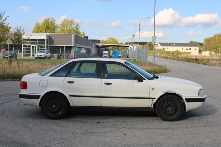 1428322-8 Audi 80 2.0 E Manuell, 115hk, 1992