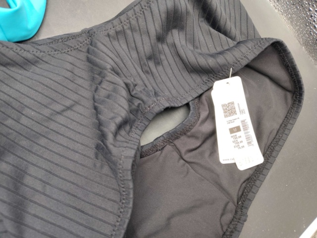 1411177-4 Badplagg 160 st – Blandade modeller, olika färger och storlekar