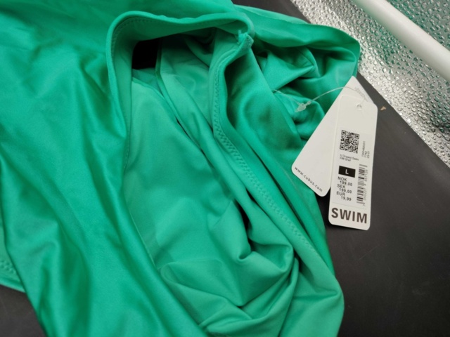 1411177-8 Badplagg 160 st – Blandade modeller, olika färger och storlekar