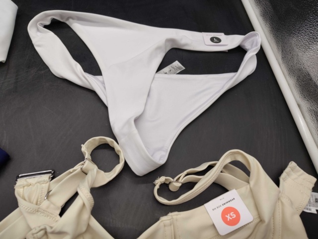 1411177-14 Badplagg 160 st – Blandade modeller, olika färger och storlekar