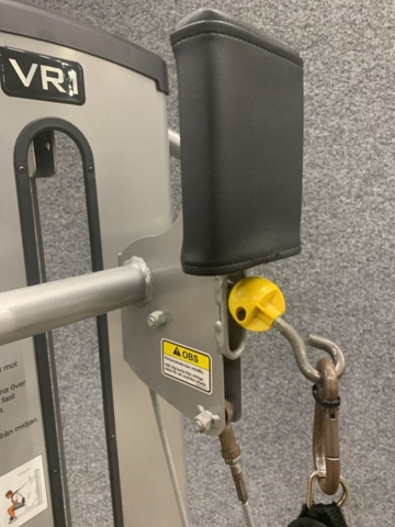 1429553-6 Cybex vr1 abdominal machine