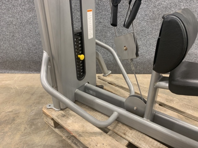 1429553-10 Cybex vr1 abdominal machine