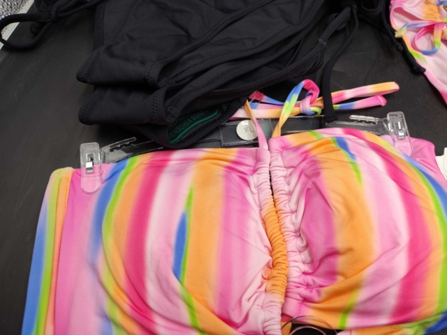 1411184-3 Swimwear 58 pcs – Mixed models, different colors and sizes