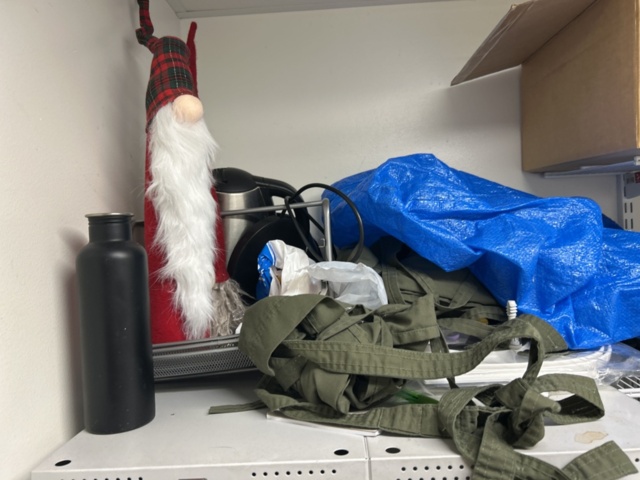 1423318-8 Interior design from staff room - storage and shelving system