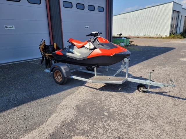 1364487-1 Jet ski Seadoo Spark 90