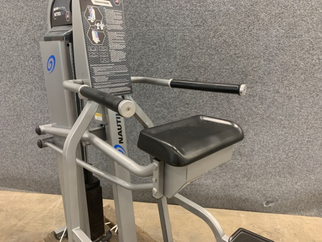 1429582-4 Chins/Dip Stand Gravitron Nautilus Nitro Evo