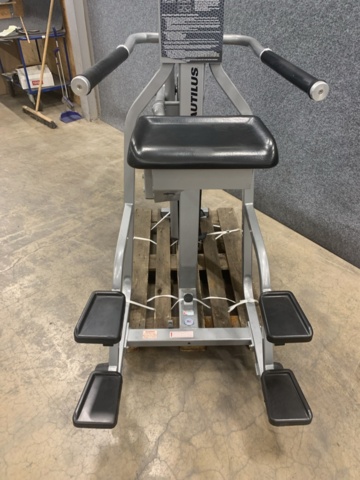 1429582-13 Chins/Dip Stand Gravitron Nautilus Nitro Evo