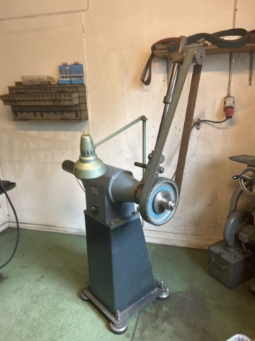 1296860-8 Industrial grinding machine