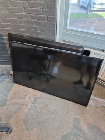 1313595-1 Bildskärmar/ TV, 4 st - reparationsobjekt