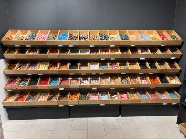 1410702-2 Lösgodishyllor inkl lösgodis