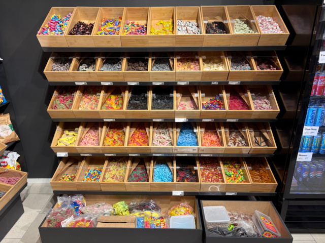 1410702-6 Lösgodishyllor inkl lösgodis