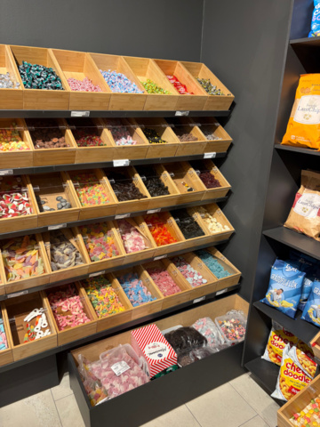 1410702-15 Lösgodishyllor inkl lösgodis