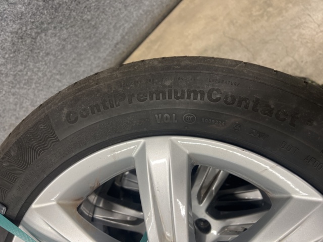 1429812-9 4 st Kompletta hjul till Volvo V90 med sommardäck 225/55 R17 97V