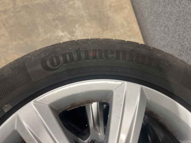 1429812-10 4 st Kompletta hjul till Volvo V90 med sommardäck 225/55 R17 97V