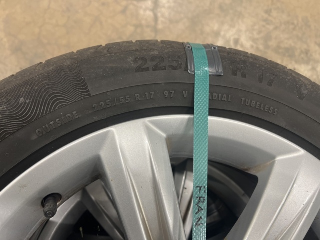 1429812-11 4 st Kompletta hjul till Volvo V90 med sommardäck 225/55 R17 97V