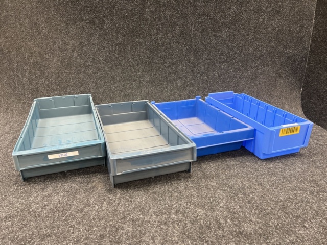 1429814-6 Större sortiment med plastbackar