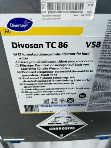 1343868-3 5 IBC containers Diversey Divosan TC 86 – 950 liters