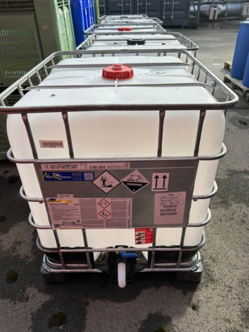 1343868-8 5 IBC containers Diversey Divosan TC 86 – 950 liters