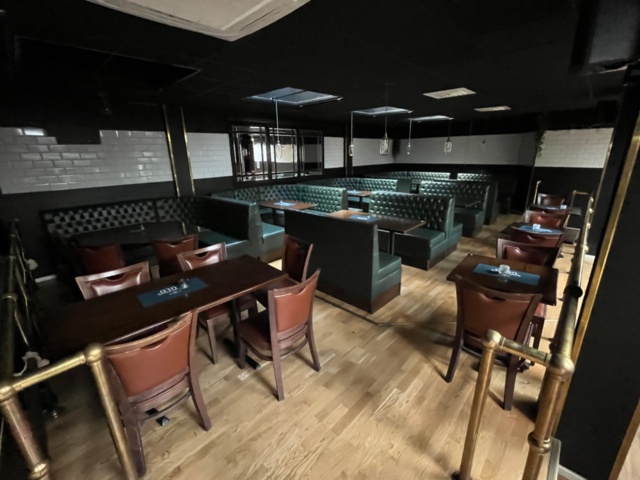 1430166-1 Stort restaurangmöblemang - soffor, stolar, bord