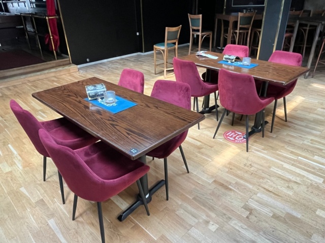 1430166-8 Stort restaurangmöblemang - soffor, stolar, bord