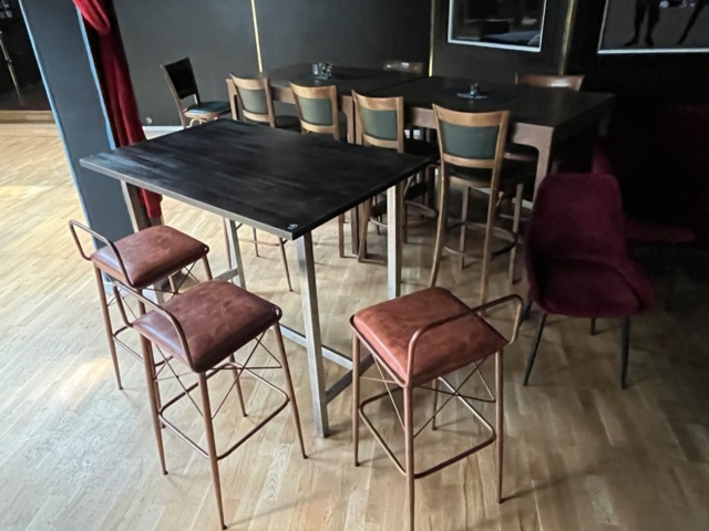 1430166-9 Stort restaurangmöblemang - soffor, stolar, bord