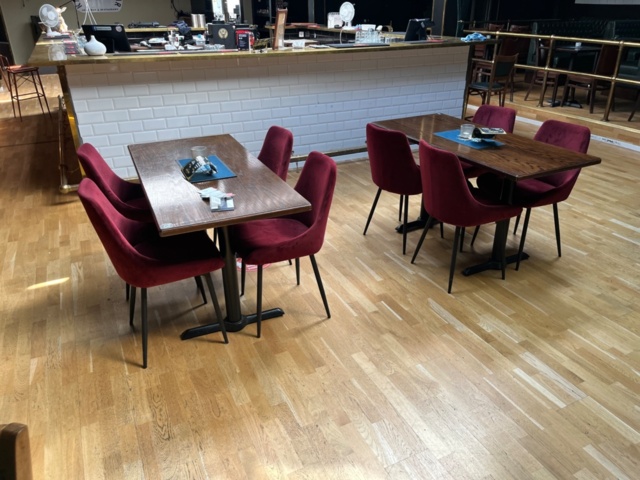 1430166-13 Stort restaurangmöblemang - soffor, stolar, bord