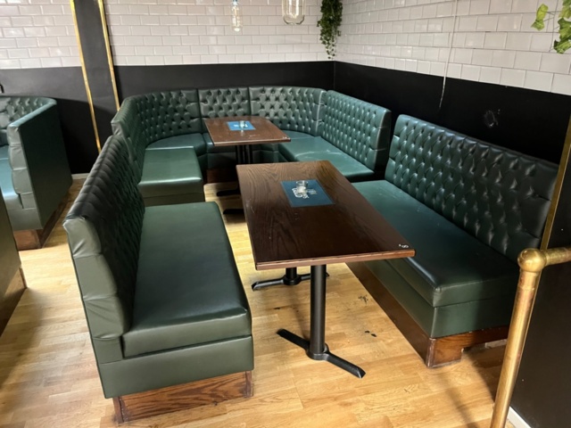 1430166-14 Stort restaurangmöblemang - soffor, stolar, bord