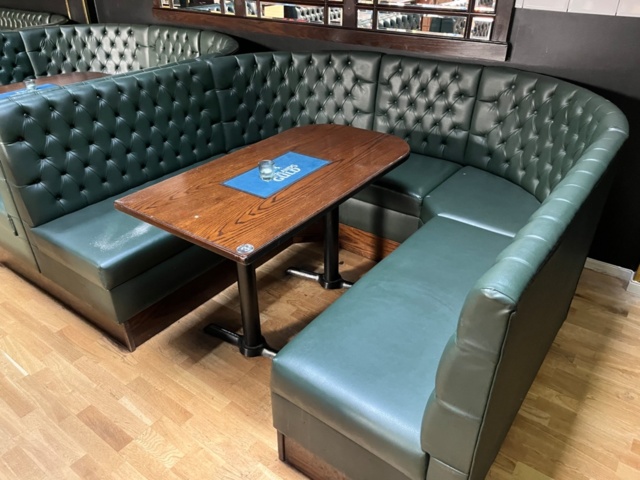 1430166-18 Stort restaurangmöblemang - soffor, stolar, bord