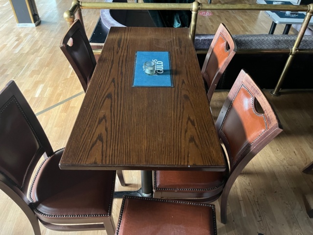 1430166-20 Stort restaurangmöblemang - soffor, stolar, bord