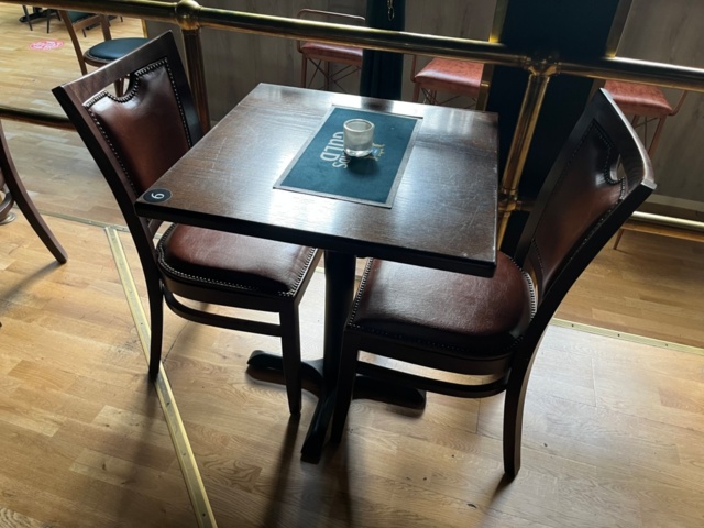 1430166-21 Stort restaurangmöblemang - soffor, stolar, bord