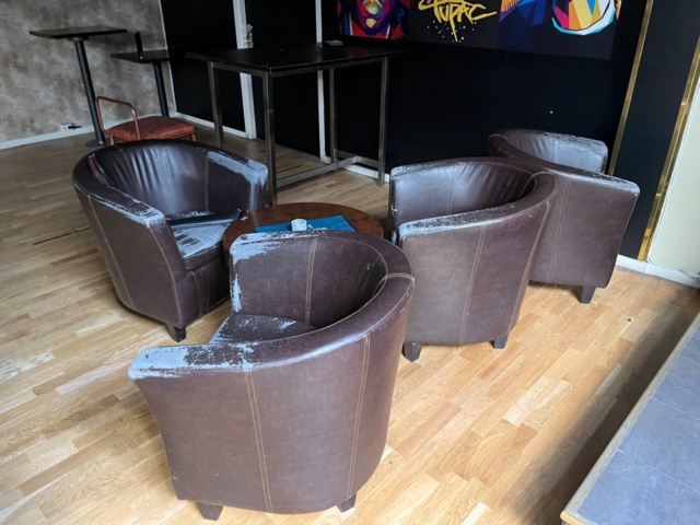 1430166-23 Stort restaurangmöblemang - soffor, stolar, bord