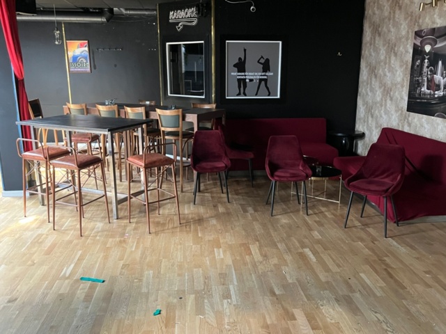 1430166-24 Stort restaurangmöblemang - soffor, stolar, bord