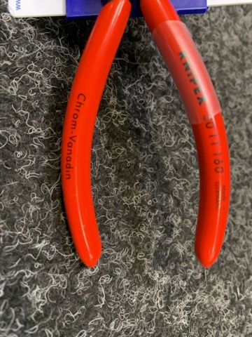 1429738-11 Sortiment med tänger Knipex & Facom