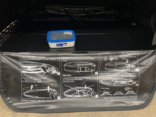 1430281-6 Roof box Calix Urban Loader