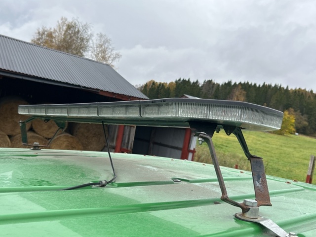 1433856-58 Traktor med lastare John Deere 7310R -2019