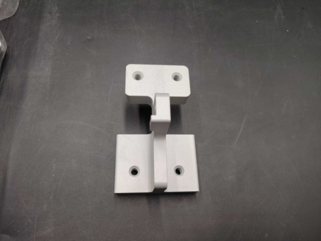 1430411-2 Strålkastarfäste, 20 st  för Cake Ösa