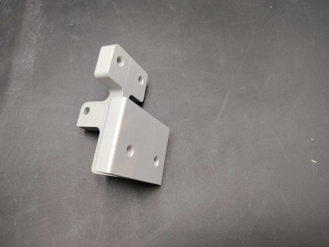 1430411-3 Strålkastarfäste, 20 st  för Cake Ösa