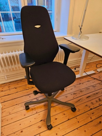 918961-7 Kontorsmöbler, Fritz Hansen bord & stolar, skrivare m.m.