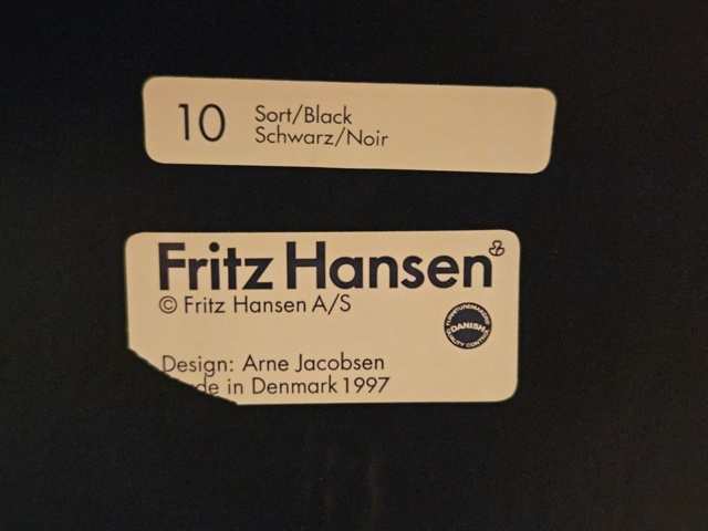 918961-15 Kontorsmöbler, Fritz Hansen bord & stolar, skrivare m.m.