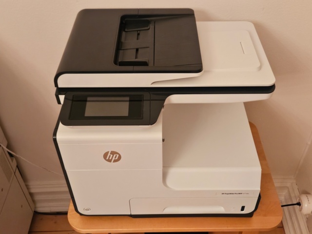 918961-26 Kontorsmöbler, Fritz Hansen bord & stolar, skrivare m.m.