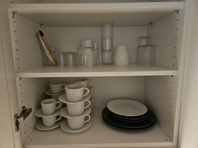 918961-30 Kontorsmöbler, Fritz Hansen bord & stolar, skrivare m.m.