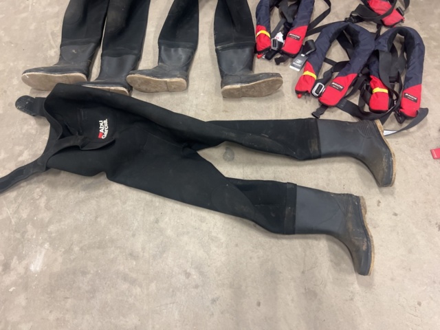 1420023-2 Personal protective equipment - waders, life jackets, fall protection, etc.