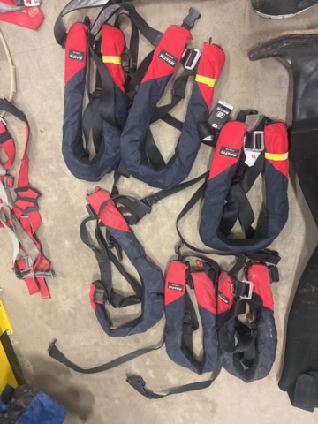 1420023-5 Personal protective equipment - waders, life jackets, fall protection, etc.