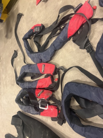 1420023-7 Personal protective equipment - waders, life jackets, fall protection, etc.
