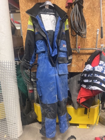 1420023-10 Personal protective equipment - waders, life jackets, fall protection, etc.