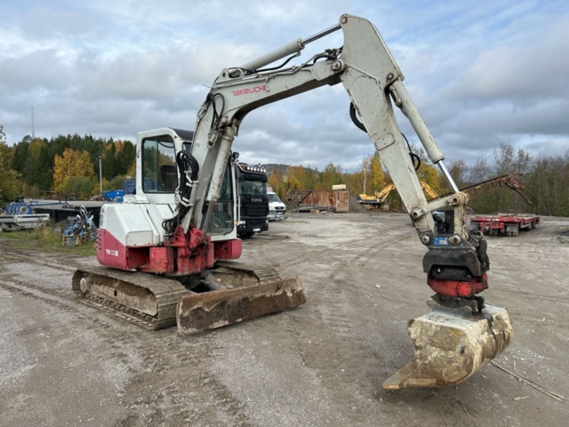 1378200-3 Bandgrävare med rototilt Takeuchi TB153FR -2009