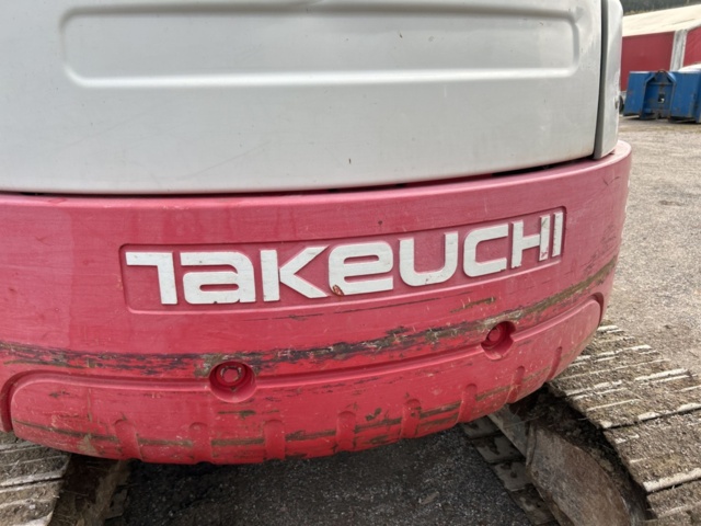 1378200-8 Bandgrävare med rototilt Takeuchi TB153FR -2009